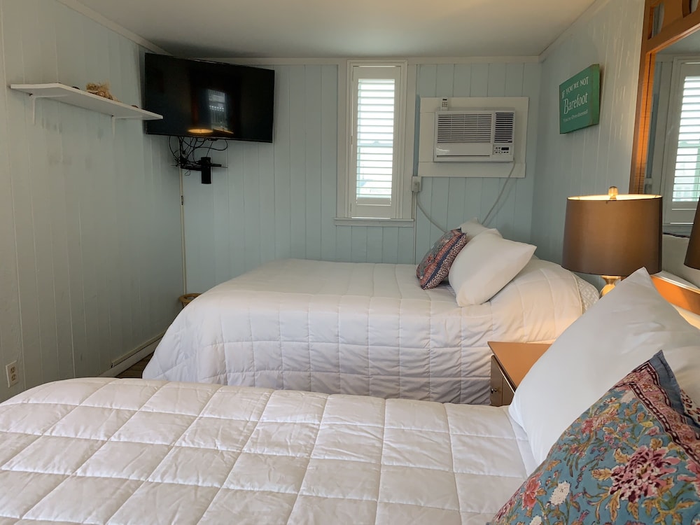 Vineyard Harbor Motel Private Beach - photo 66