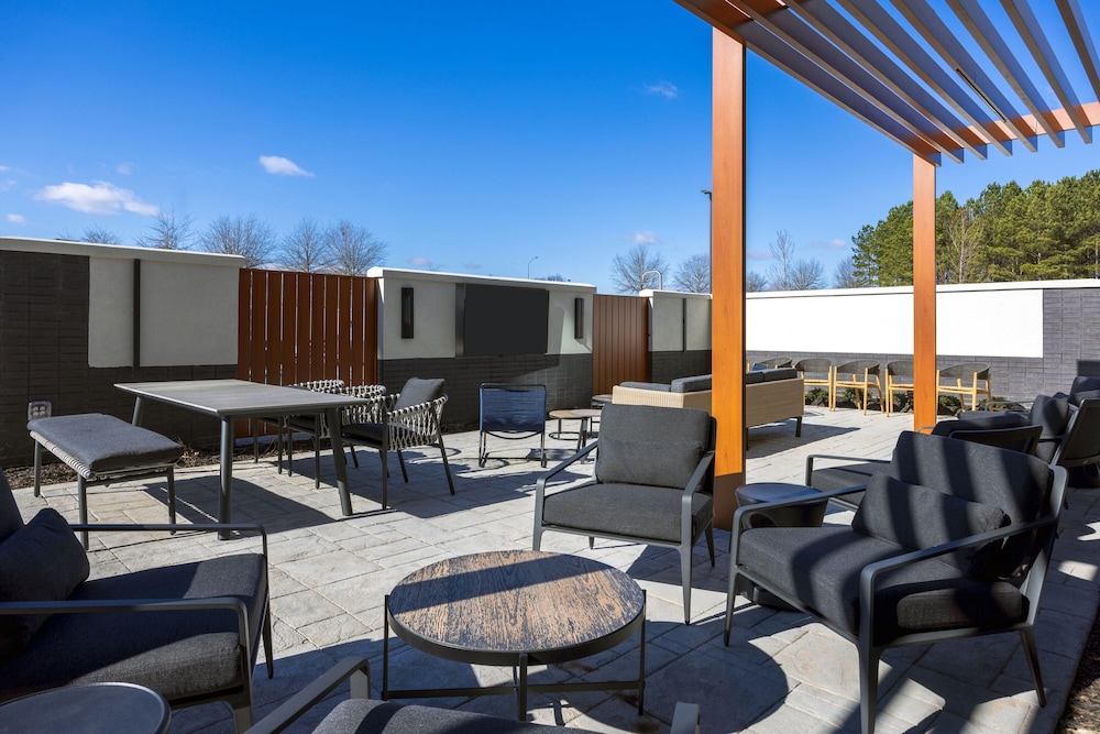 Fairfield by Marriott Inn & Suites Canton Riverstone Parkway - photo 28