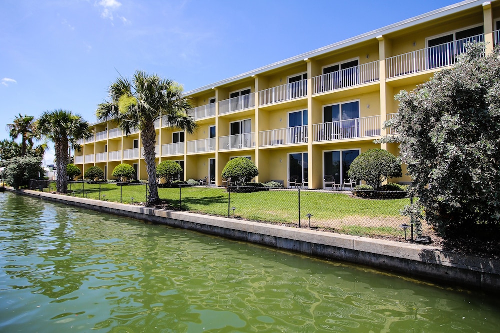 Treasure Island Hotel and Marina - photo 59