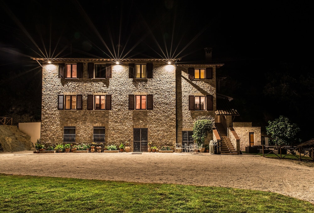 La Dimora di Francesco — 4-Star Luxury Hotel in Assisi, Italy