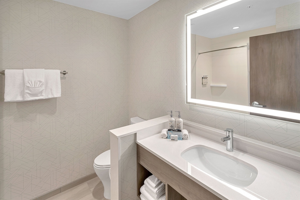 Holiday Inn Express & Suites Fort Walton Beach Eglin Area by IHG - photo 51