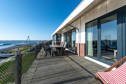 Penthouse XL Veerse Meer — 4-Star Luxury Hotel in Kamperland, Netherlands