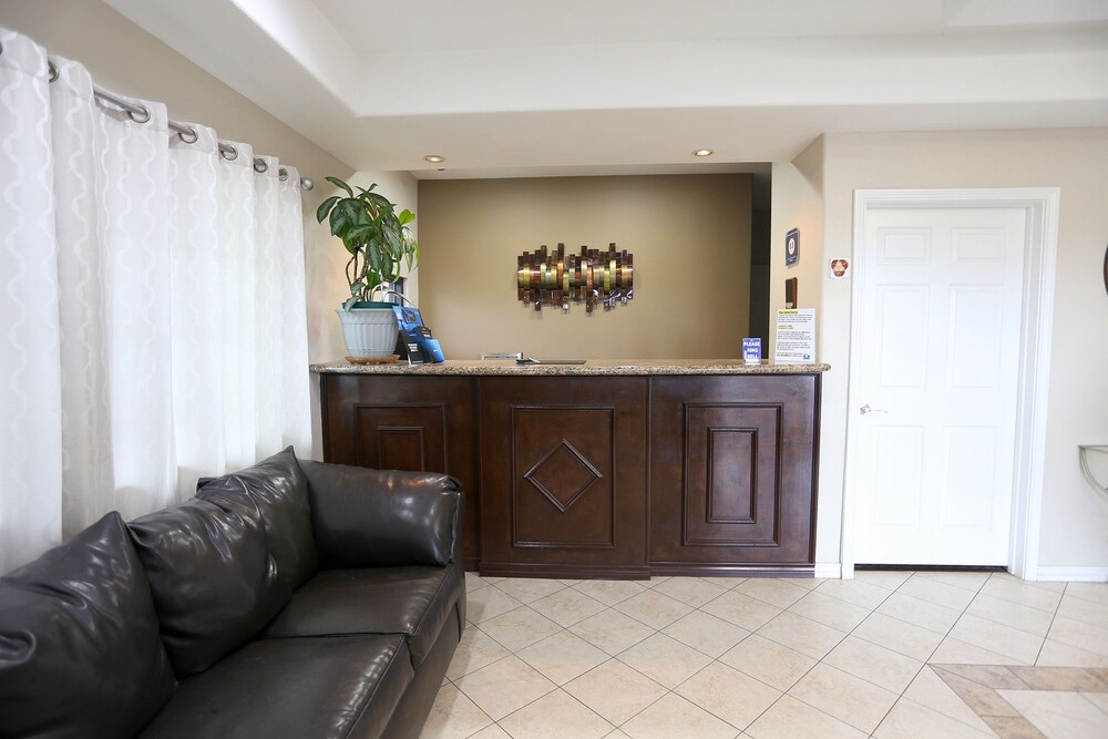 Executive Inn & Suites Jewett - photo 4