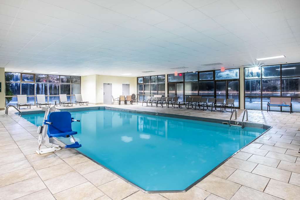 La Quinta Inn by Wyndham Davenport & Conference Center - photo 7