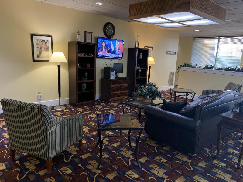 Americas Best Value Inn Forest - photo 8