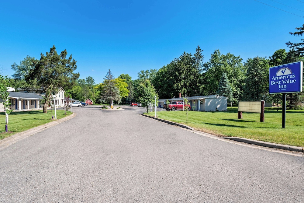 Americas Best Value Inn Jonesville Hillsdale - photo 27