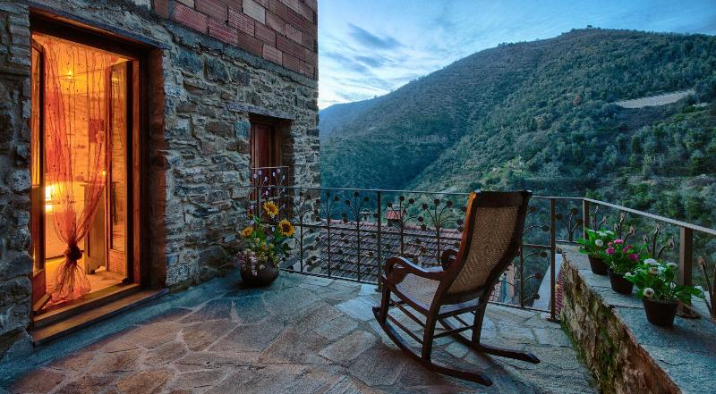 Albergo diffuso Munta e Cara — 4-Star Luxury Hotel in Apricale, Italy