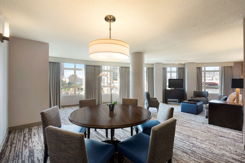 Embassy Suites by Hilton Atlanta at Centennial Olympic Park - photo 24
