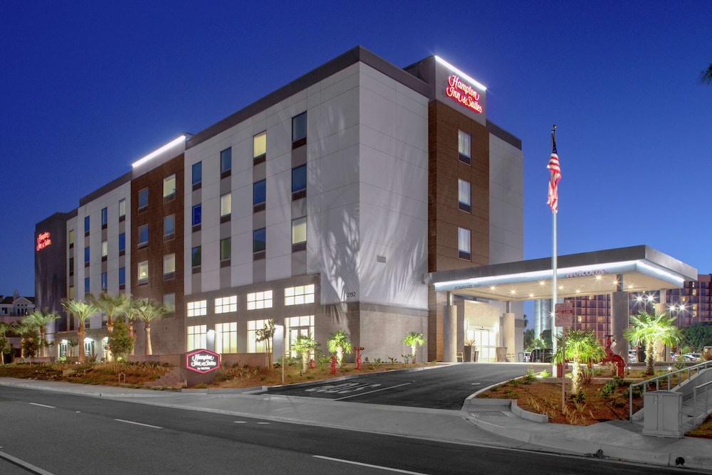 Hampton Inn & Suites Irvine Orange County Airport - photo 37