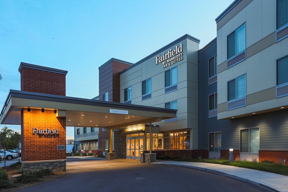 Fairfield Inn & Suites by Marriott Marquette - photo 40