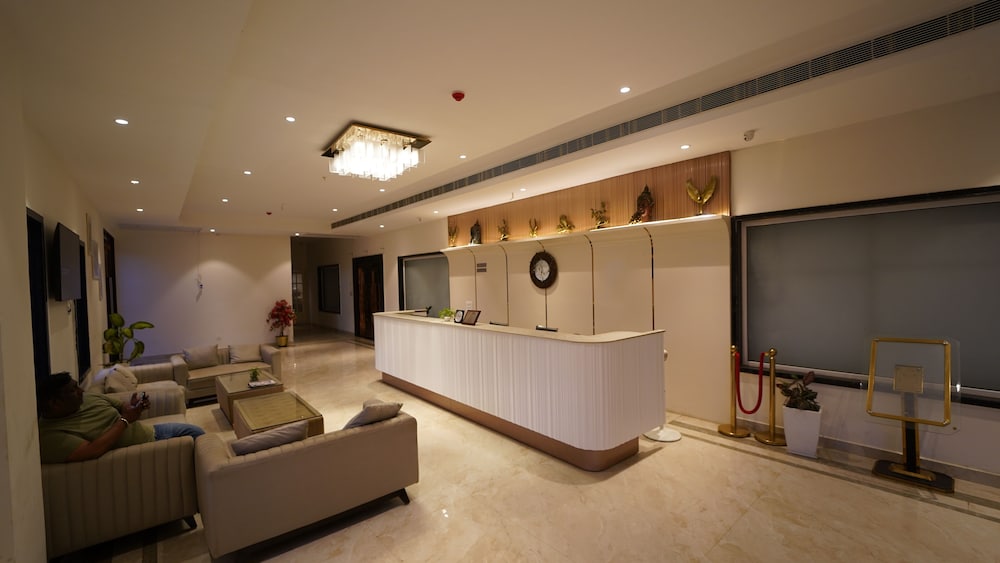 Solitaire Resort — Gonda City — photo 4