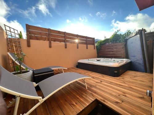 Nour Lumière d Etoile in Saint-Pierre, Réunion