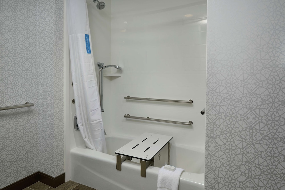 Hampton Inn by Hilton Burley - photo 18