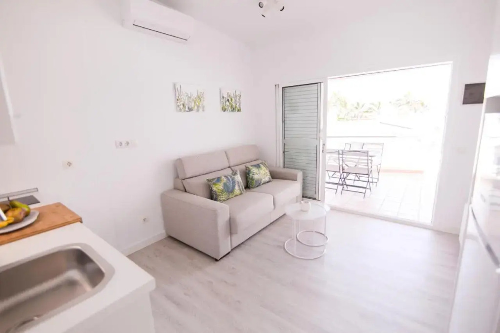 Deluxe Apartment. 50 meters Beach — 4-Star Luxury Hotel in San Agustin, Spain