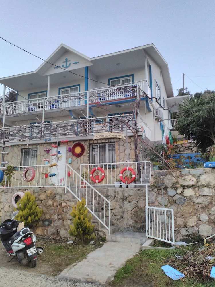 S t Ada Pansiyon pet-friendly hotel Marmaris