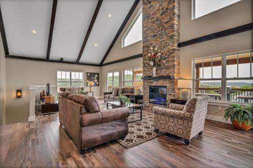 All Decked Out at Branson Cove in Hollister, United States