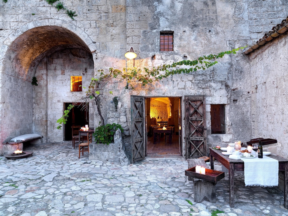 Sextantio Le Grotte Della Civita — Matera