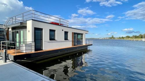 Hausboot Sunday - last minute hotel in Ribnitz-Damgarten