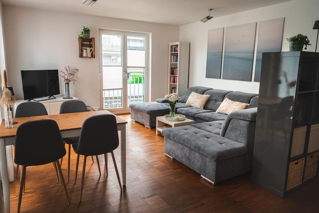 Traumwohnung im Kölner Süden — 4-Star Luxury Hotel in Huerth, Germany