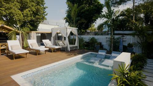 Carysfort Reef Light Suite — 4-Star Luxury Hotel in Key West, United States