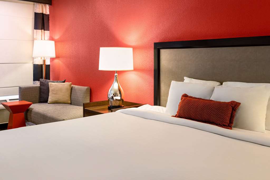Ramada by Wyndham Albuquerque Airport - photo 29