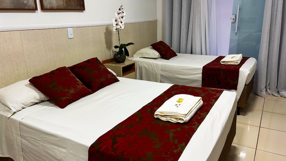 Max Hotel - carbon neutral hotel in Guara