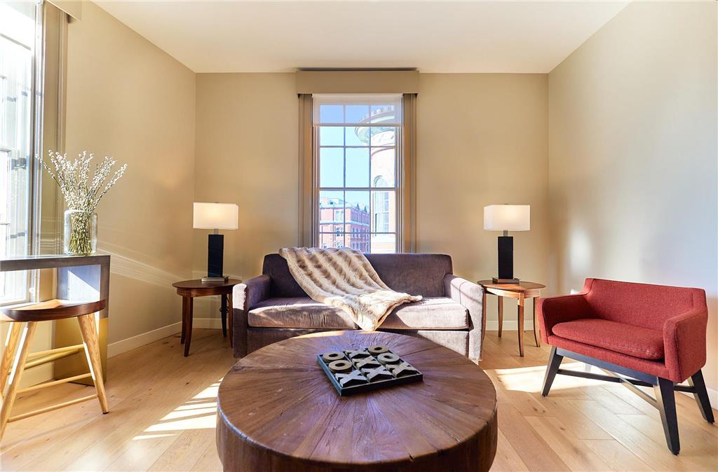 The Docent's Collection at 121 Middle Street - photo 7