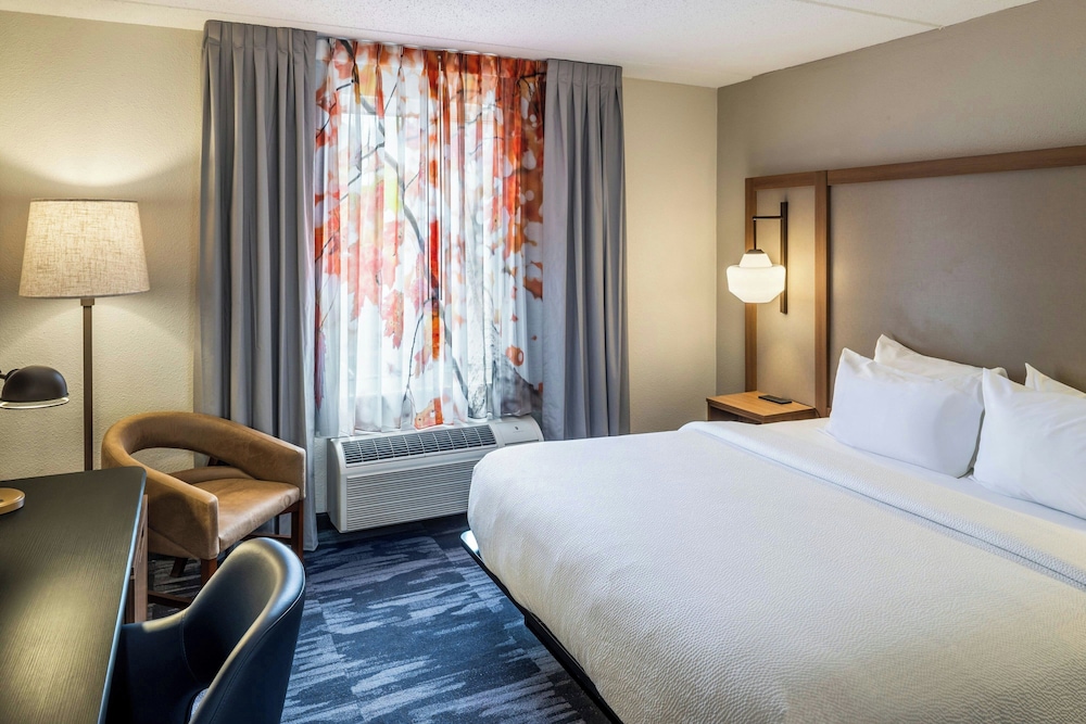 Fairfield Inn & Suites by Marriott Butler - photo 10