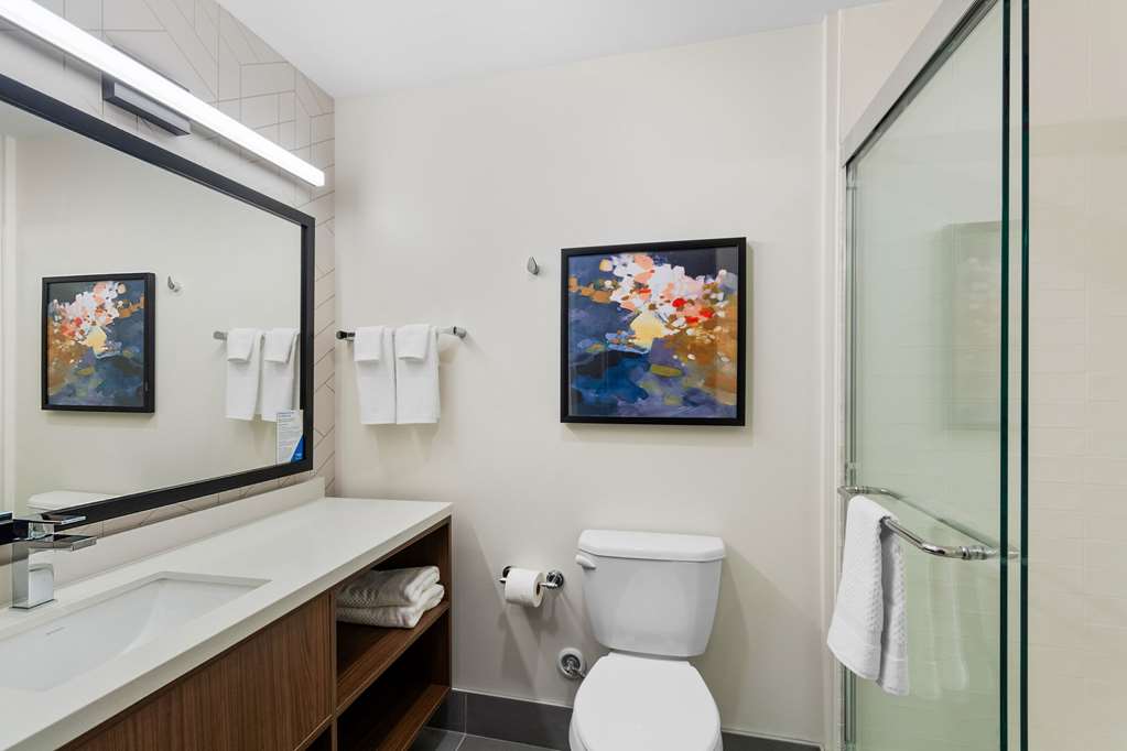 Everhome Suites Lexington Horse Park - photo 17
