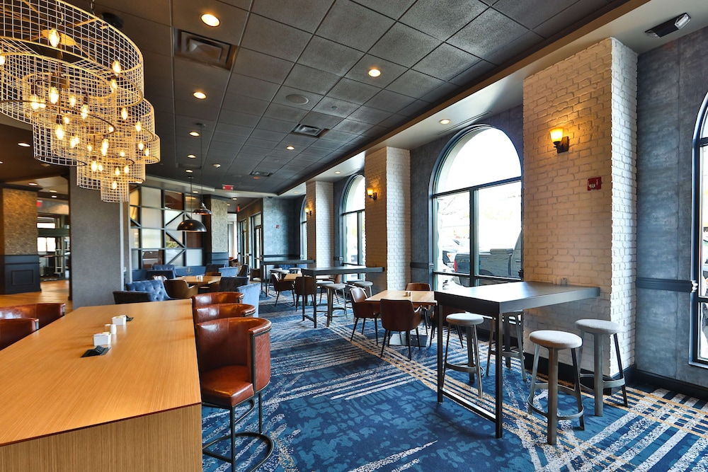 Hilton Garden Inn Savannah Historic District - photo 80