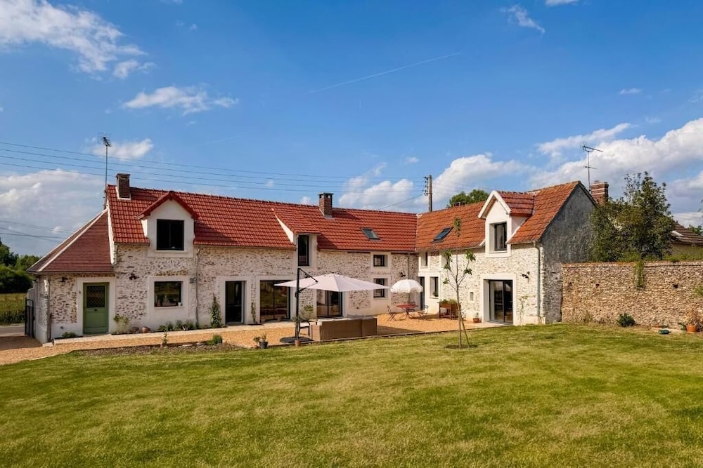 Aux Petits Bourgeons - carbon neutral hotel in Unknown City