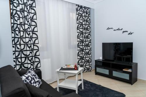 Crystal Apartment with free private parking of stayinthess — 4-Star Luxury Hotel in Thessaloniki, Greece