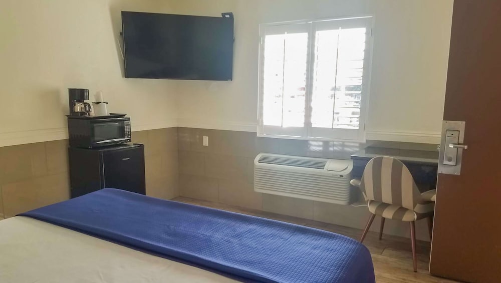 Motel 6 Glendale CA Pasadena Burbank Los Angeles - photo 18
