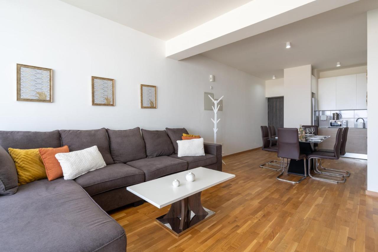 Jay’s Penthouse 2 BR Apt W Terrace in Larnaca