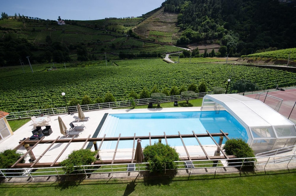 Solar Quinta da Portela — 4-Star Luxury Hotel in Santa Marta De Penaguiao, Portugal