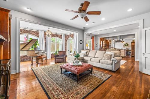 The Buford Manor — Buford