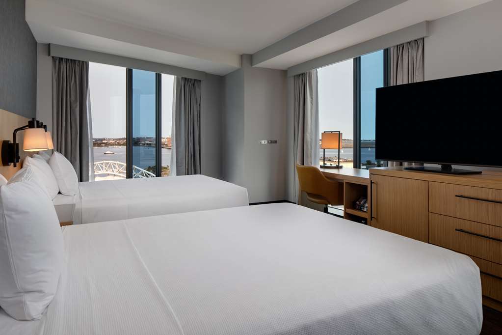 Hyatt Place Boston Seaport District - photo 20