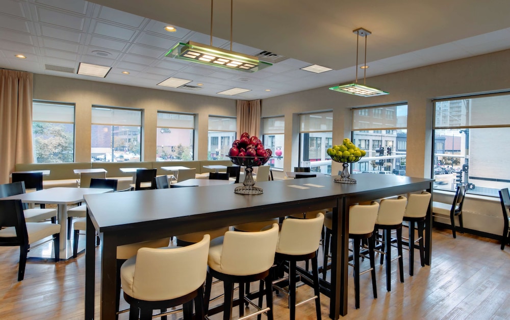 Hampton Inn & Suites Chicago Downtown - photo 49