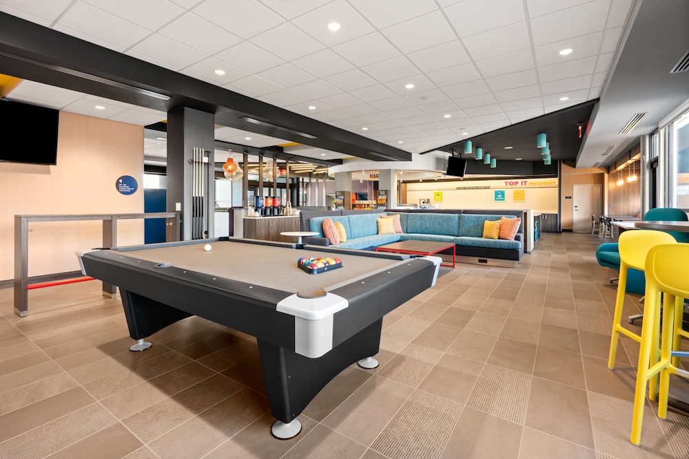 Tru by Hilton Portland Airport - photo 3