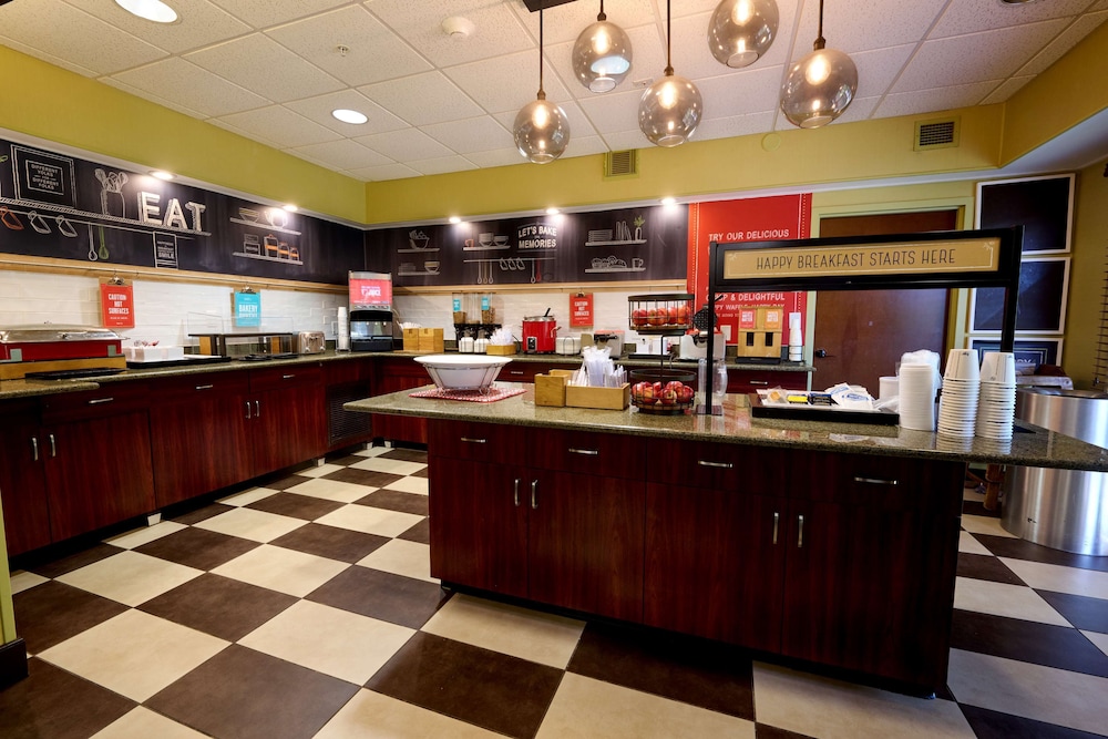 Hampton Inn Flemington - photo 36