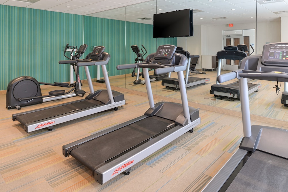 Holiday Inn Express & Suites St. Petersburg Madeira Beach by IHG - photo 44