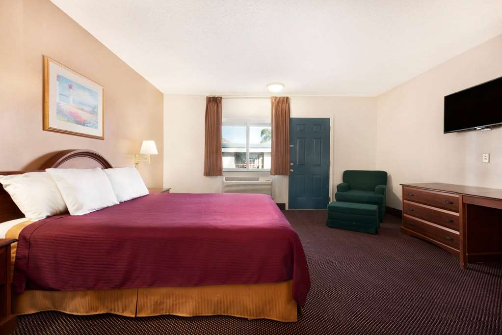 Travelodge by Wyndham Bakersfield - photo 15
