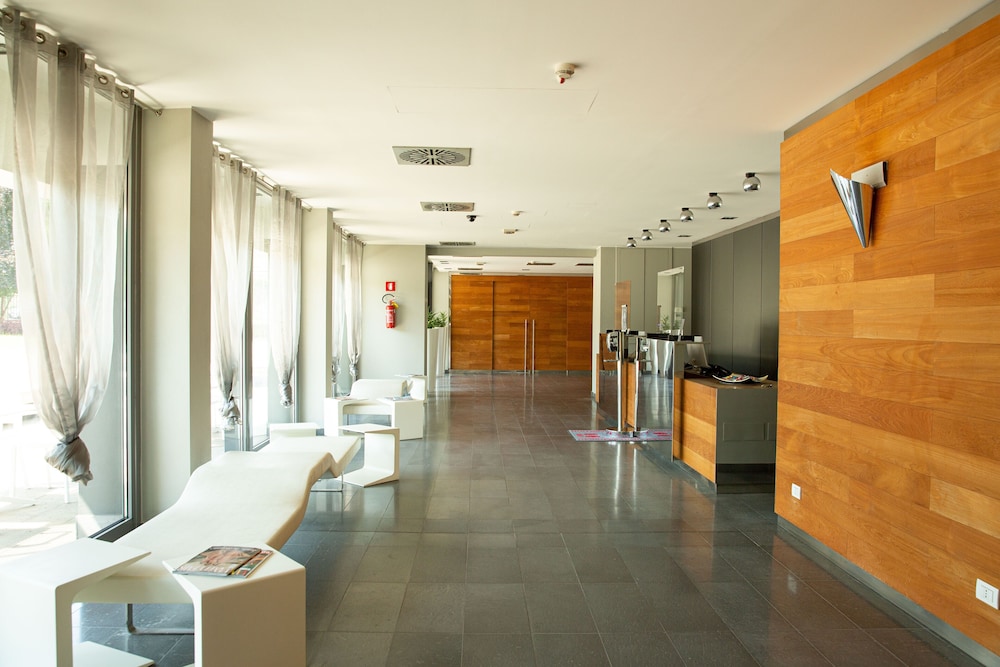 One Hotel & Restaurant — Dalmine — photo 4