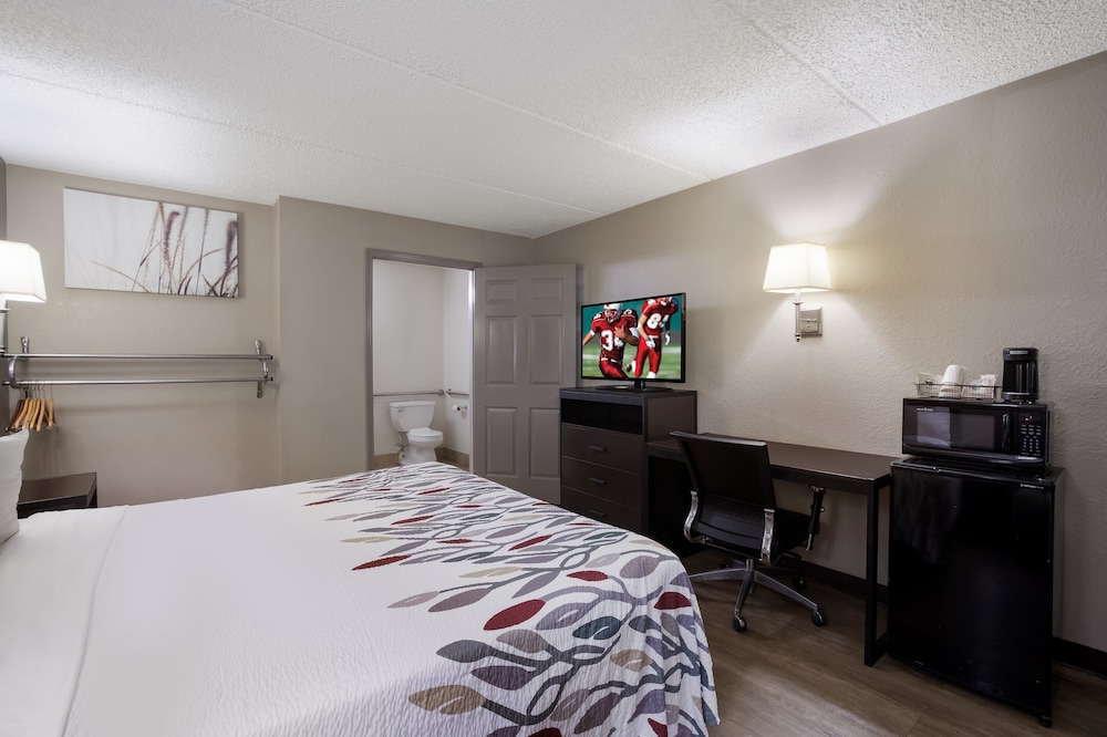 Red Roof Inn Atlanta Airport NE Conley - photo 13