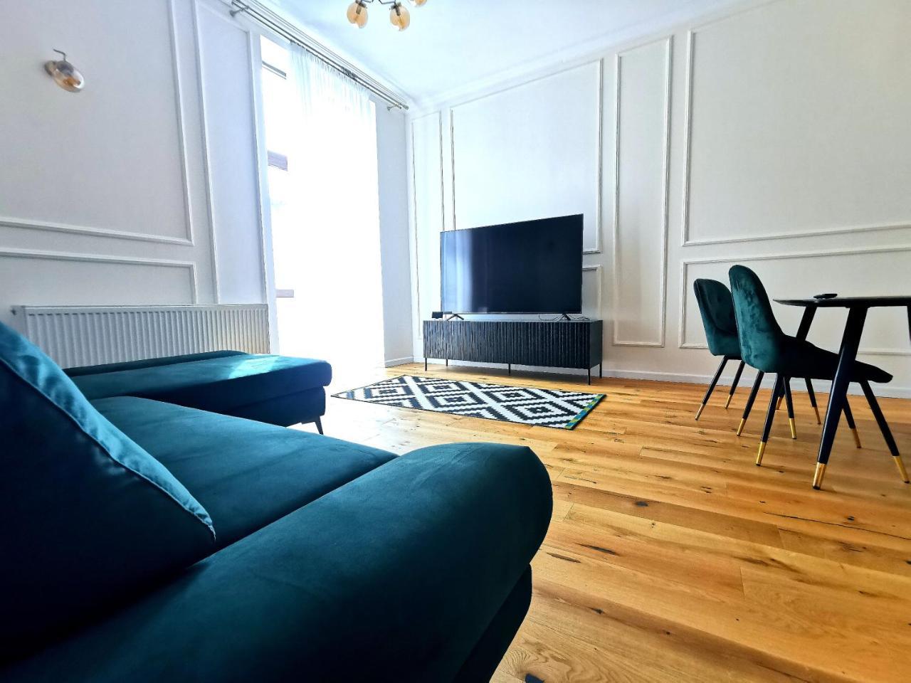 Premium 2 Room Apartment with Balcony Horea Near City Center — 4-Star Luxury Hotel in Cluj-Napoca, Romania