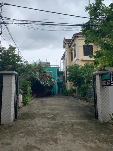 Nhà Nghỉ Long Lưu in Vinh, Vietnam