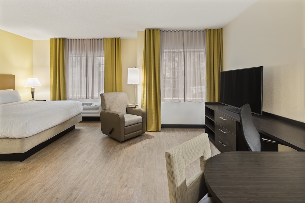 Candlewood Suites Charlotte Arrowood by IHG - photo 6