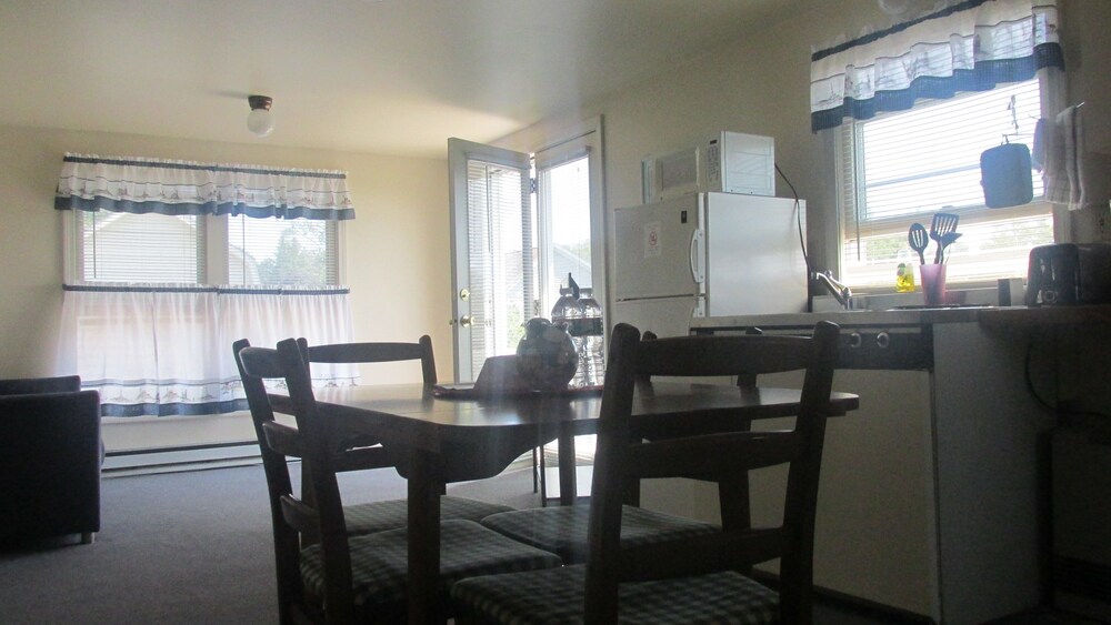 The Lynwood Inn - photo 4