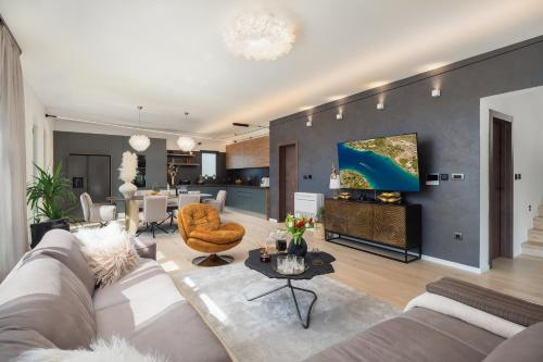 Luxury Villa Cosmopolitan with Pool — Podstrana — photo 2