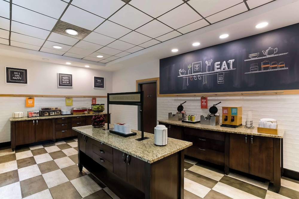 Hampton Inn & Suites Wilmington Christiana - photo 39